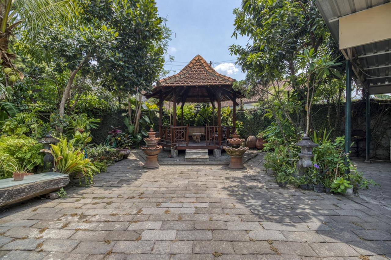 Reddoorz Hostel Near Adisucipto Airport Yogyakarta Kalasan Exteriör bild
