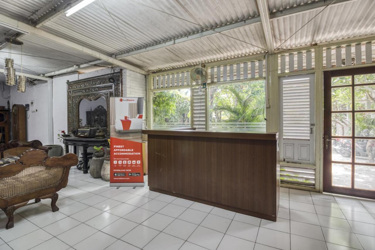 Reddoorz Hostel Near Adisucipto Airport Yogyakarta Kalasan Exteriör bild